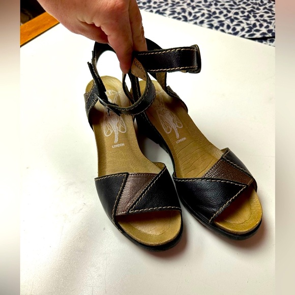 FLY London Imat Leather ColorBlock Metallic/Brown  AnkleStrap Wedge Sandal 7.5-8 - Picture 4 of 16